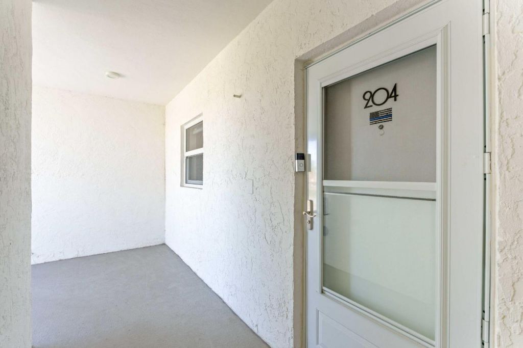 236 Castlewood Drive, Unit 204, North Palm Beach, FL 33408 Photo