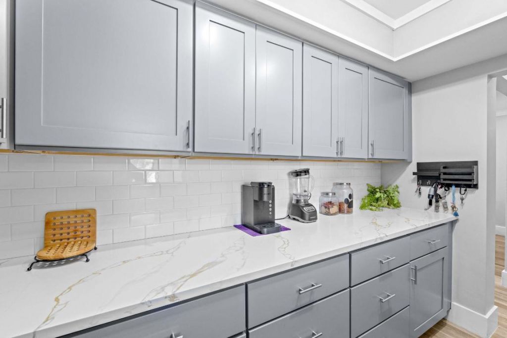 236 Castlewood Drive, Unit 204, North Palm Beach, FL 33408 Photo