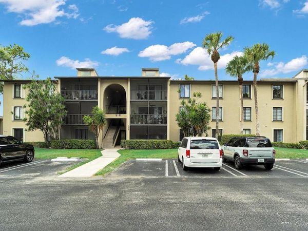712 Sunny Pine Way, Unit D1, Greenacres, FL 33415