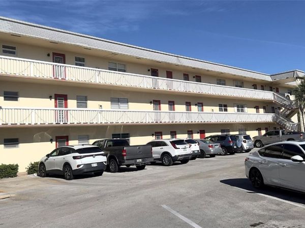 4411 NW 16th Street, Unit 207, Lauderhill, FL 33313