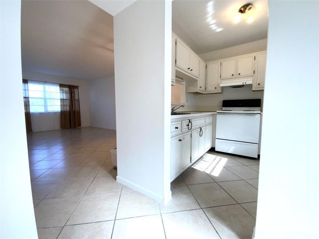 4411 NW 16th Street, Unit 207, Lauderhill, FL 33313 Photo
