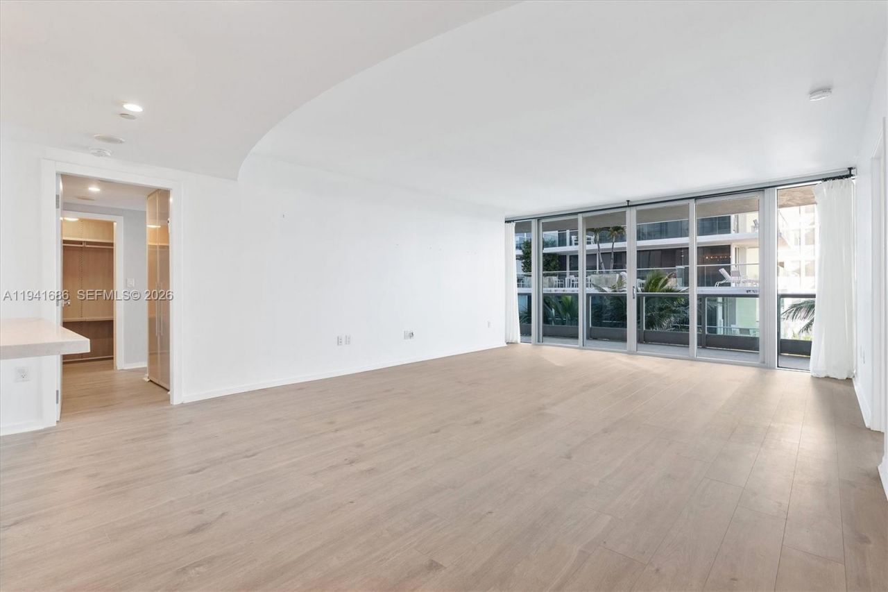 9401 Collins Ave, Unit 505, Surfside, FL 33154 Photo