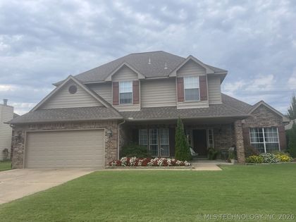 1004 S Yellowood Avenue Broken Arrow, OK 74012