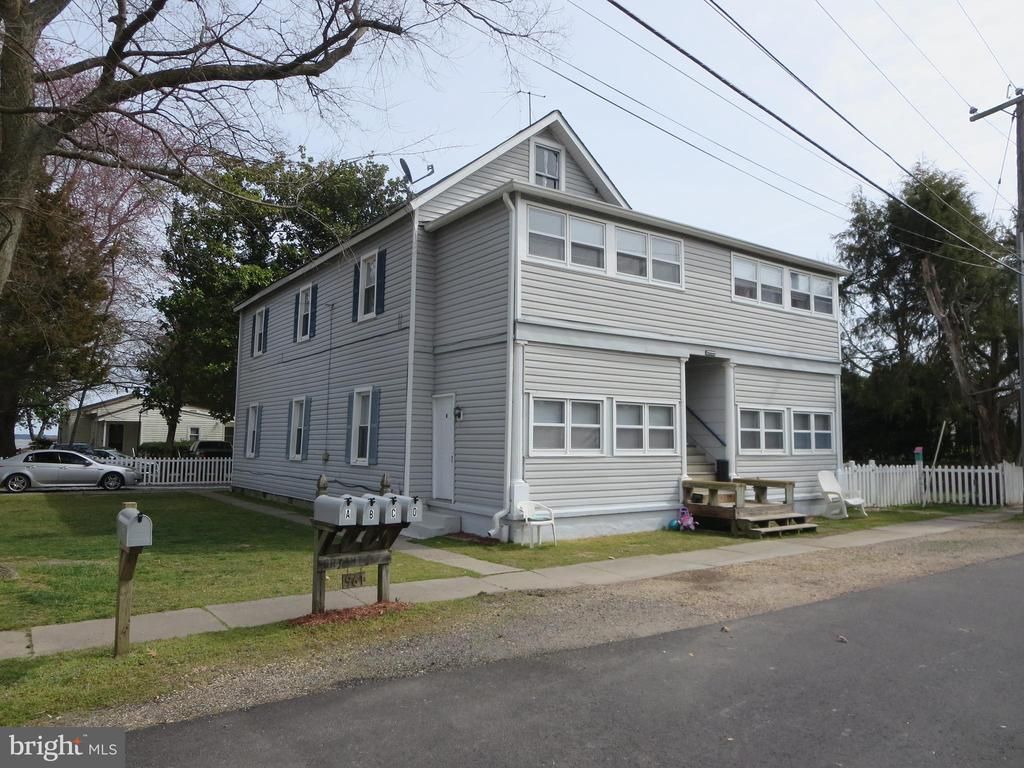 961 Bryant Avenue, Unit B, Colonial Beach, VA 22443 Main Photo