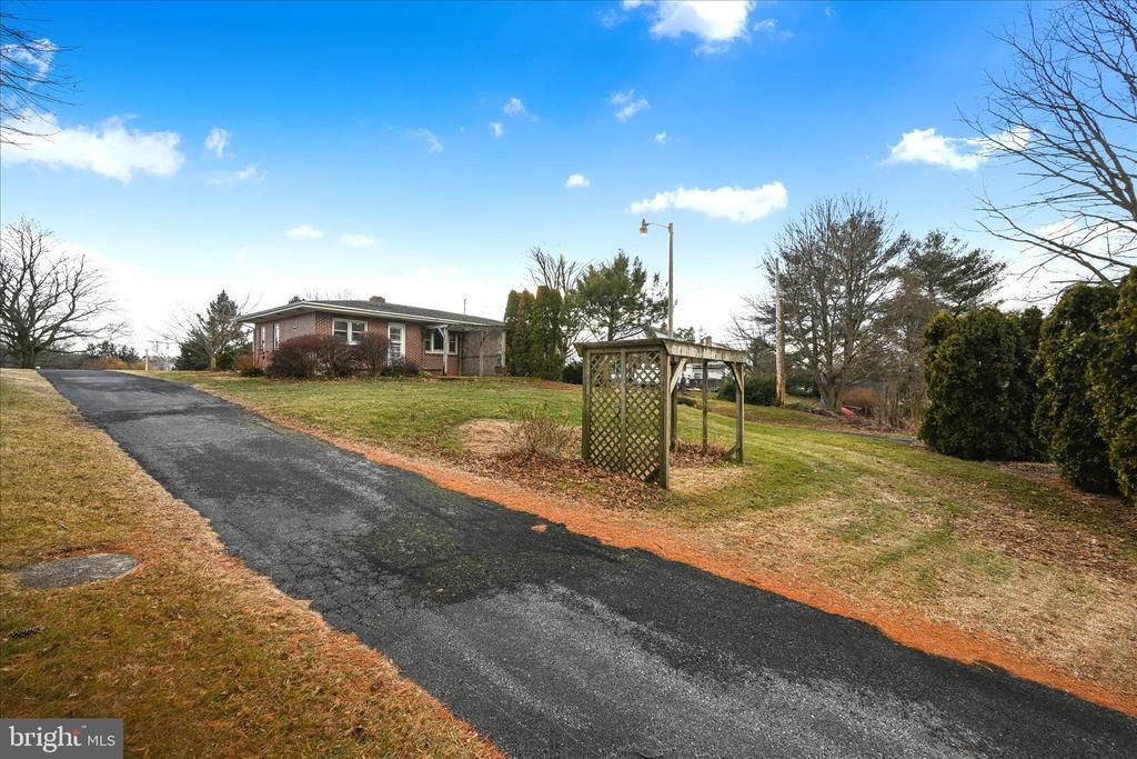 27 E Hill Street, Jonestown, PA 17038 Main Photo