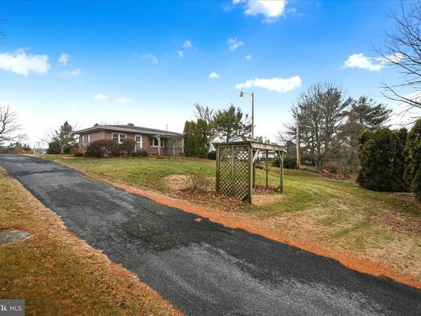 27 E HILL STREET, JONESTOWN, PA 17038