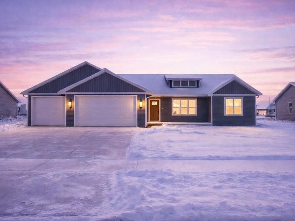 2041 BEAR PAW TRAIL, Kaukauna, WI 54130