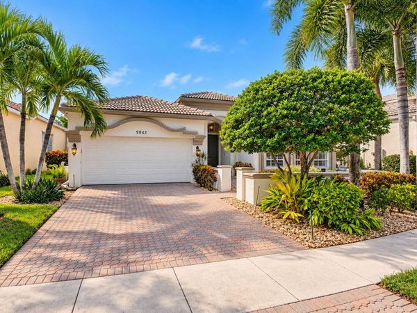 9842 Via Elegante, Wellington, FL 33411