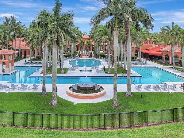 9842 Via Elegante, Wellington, FL 33411