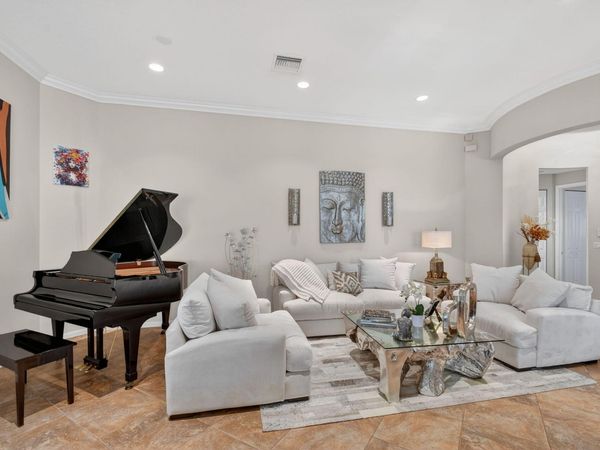 9842 Via Elegante, Wellington, FL 33411