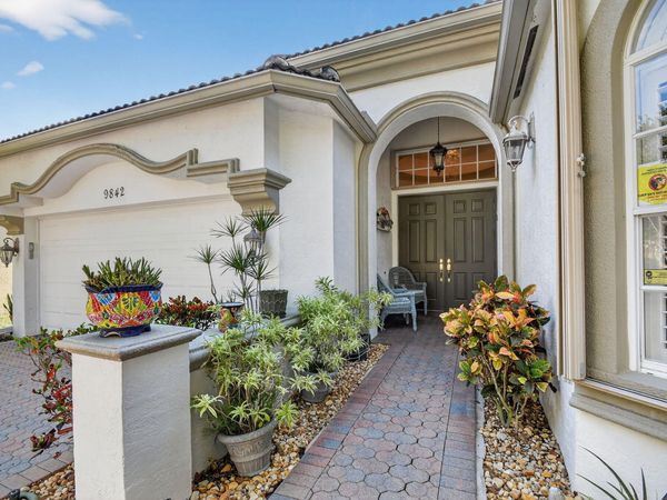 9842 Via Elegante, Wellington, FL 33411