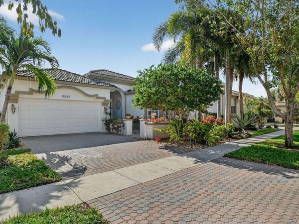 9842 Via Elegante, Wellington, FL 33411