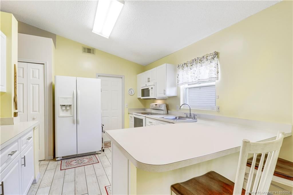 6018 Travelers Way, Fort Pierce, FL 34982 Photo