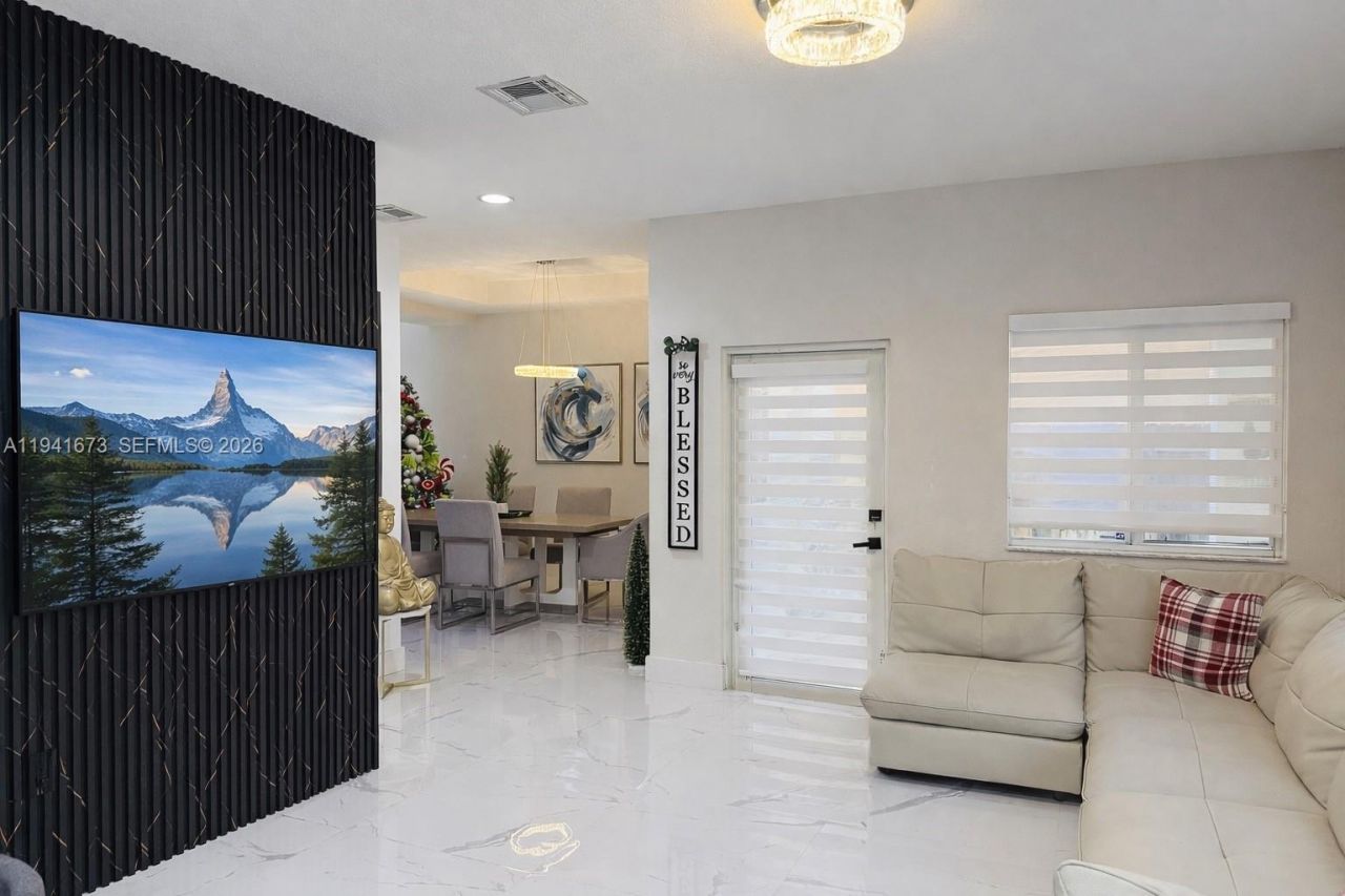 8815 SW 221st Ter, Cutler Bay, FL 33190 Photo