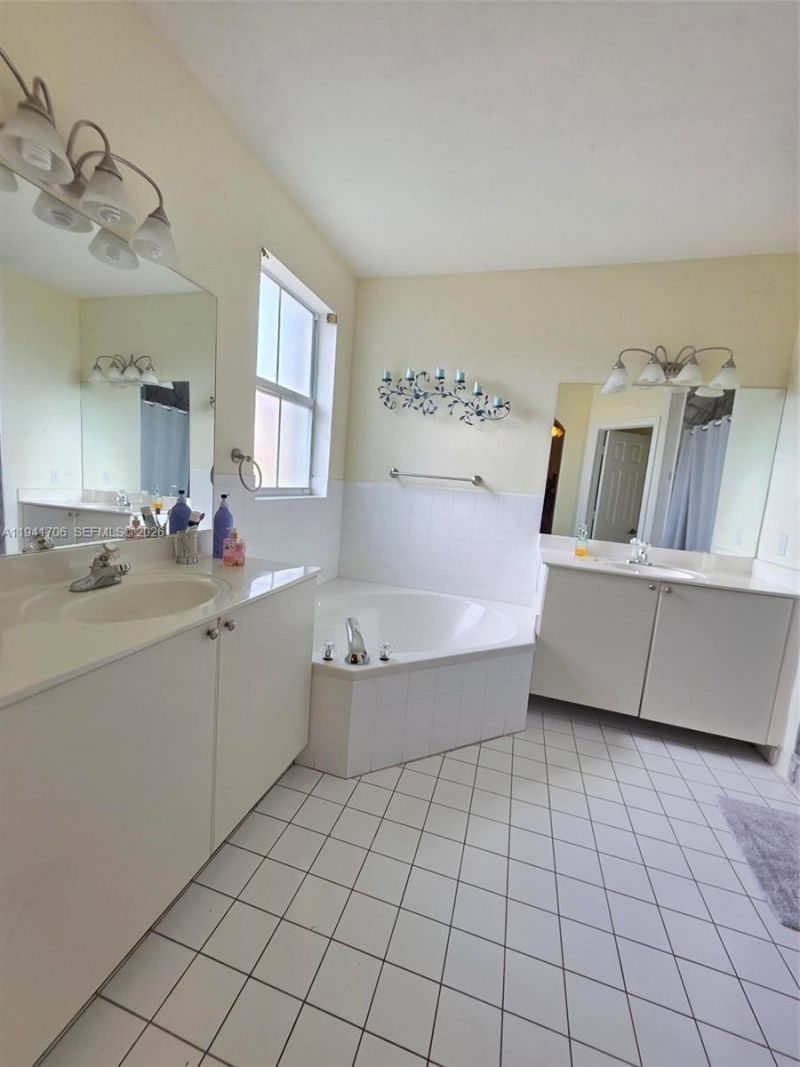 11702 SW 137th Pl , Miami, FL 33186 Photo