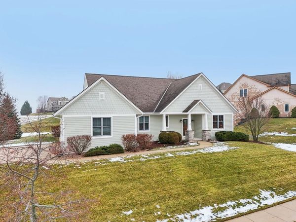 515 Wynnewood COURT, Waukesha, WI 53188