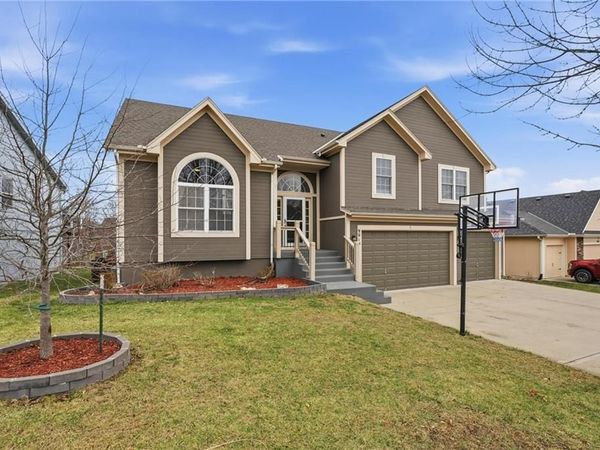 9819 N Donnelly Avenue, Kansas City, MO 64157