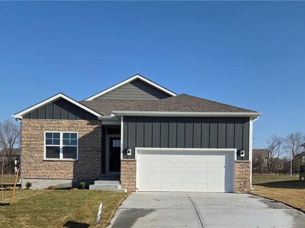 7700 NE 107th Terrace, Kansas City, MO 64157