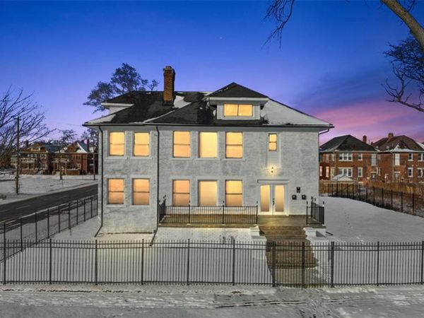 2080 Gladstone Street, Detroit, MI 48206