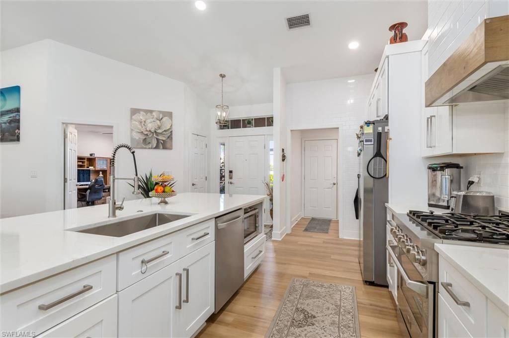 2306 NE 34th St , Cape Coral, FL 33909 Photo