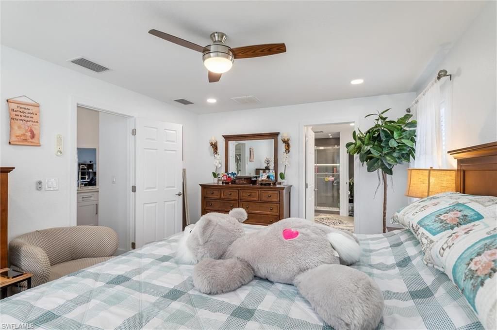 2306 NE 34th St , Cape Coral, FL 33909 Photo