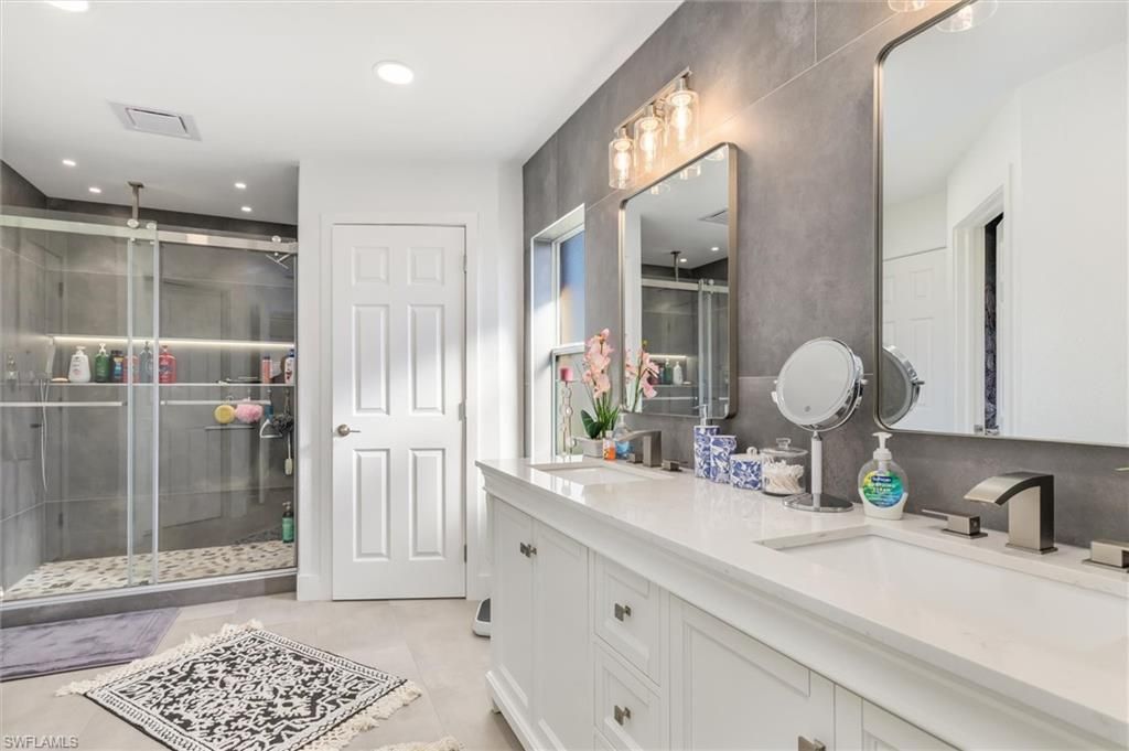 2306 NE 34th St , Cape Coral, FL 33909 Photo