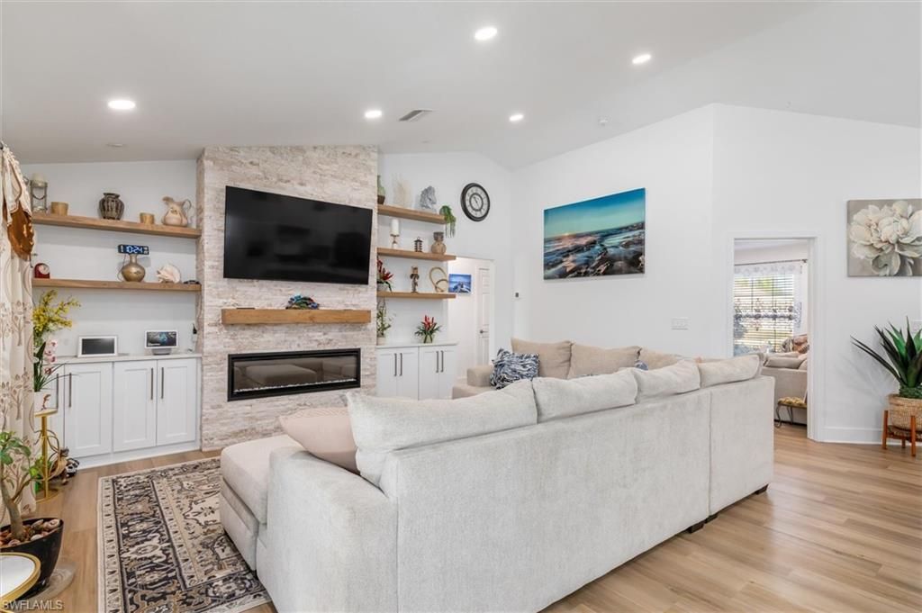 2306 NE 34th St , Cape Coral, FL 33909 Photo