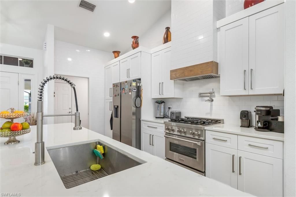 2306 NE 34th St , Cape Coral, FL 33909 Photo