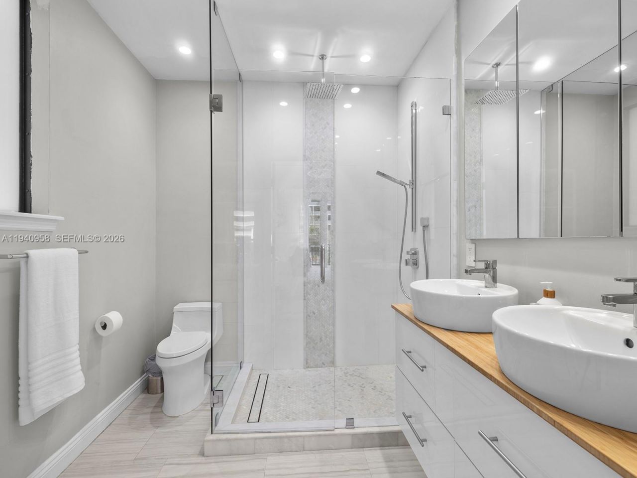 5864 SW 74th Ter, Unit G, South Miami, FL 33143 Photo