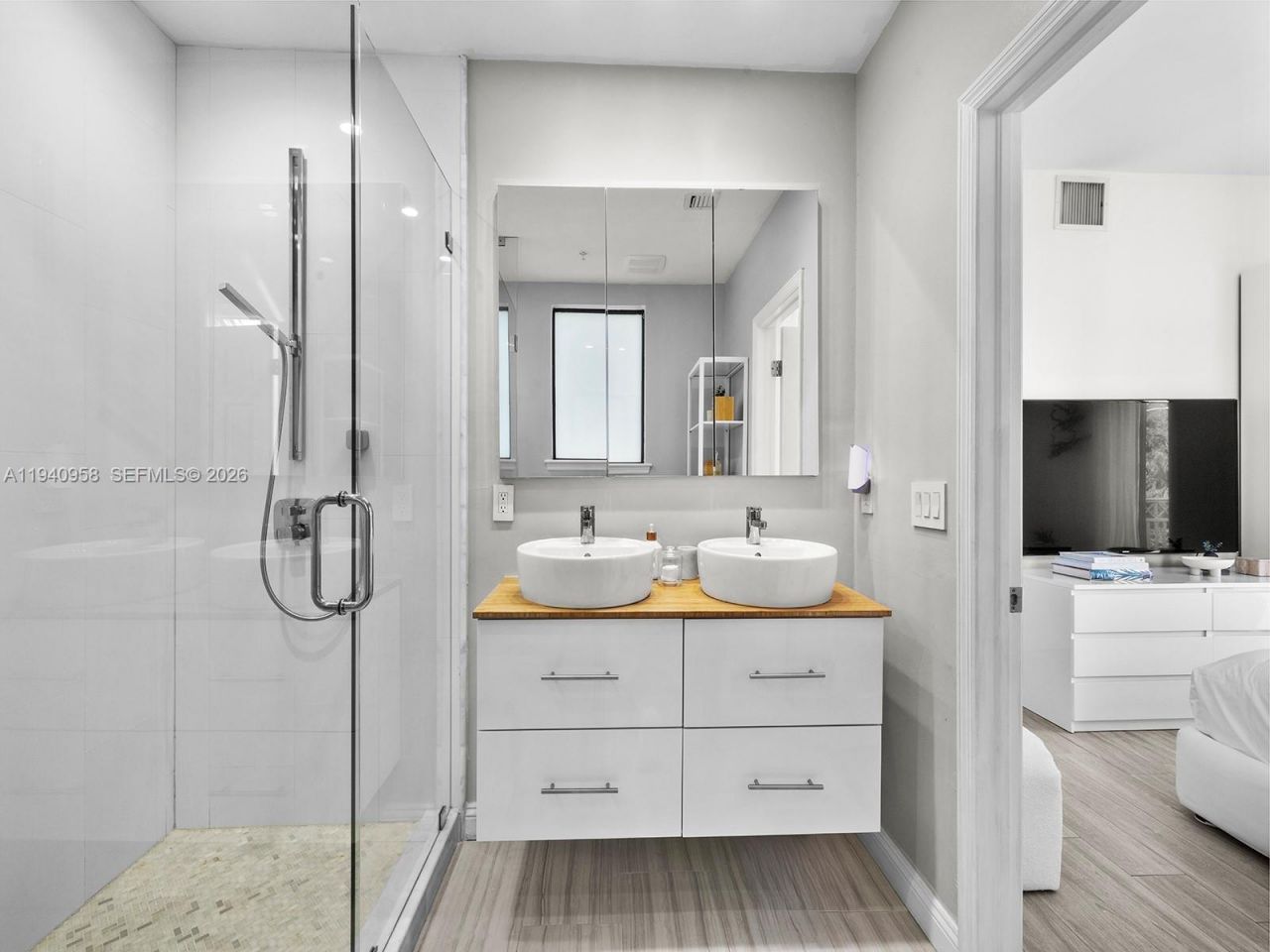 5864 SW 74th Ter, Unit G, South Miami, FL 33143 Photo