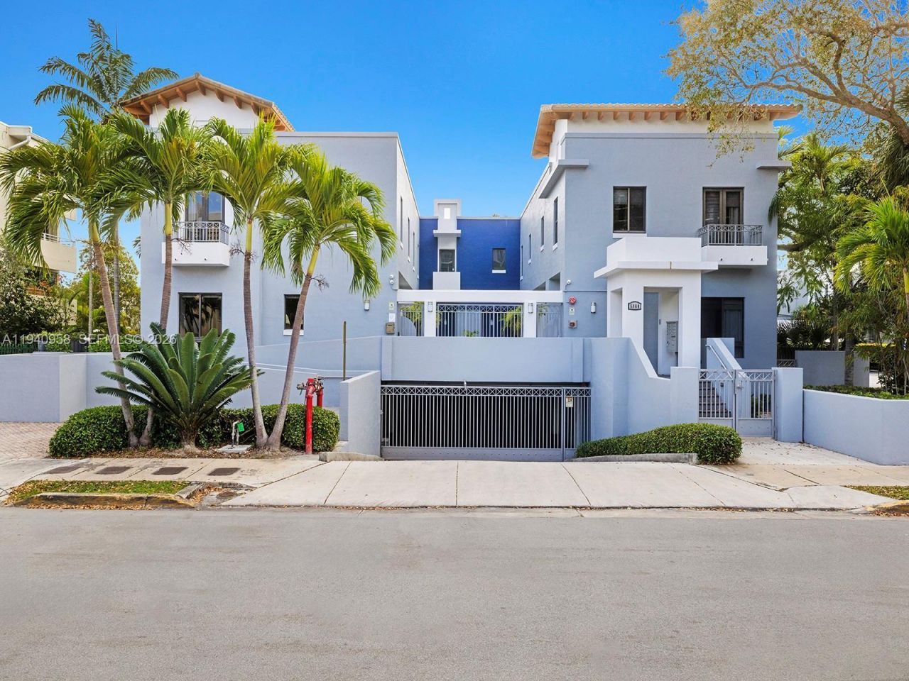 5864 SW 74th Ter, Unit G, South Miami, FL 33143 Photo