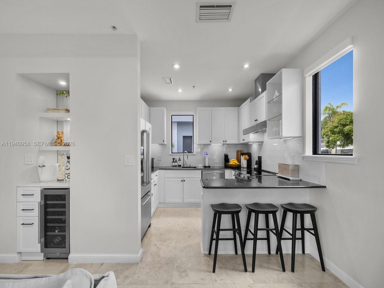 5864 SW 74th Ter, Unit G, South Miami, FL 33143 Photo