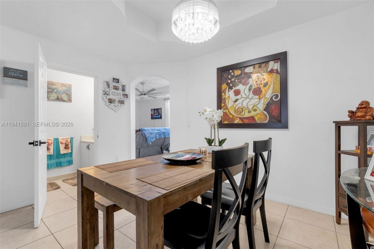 8423 NW 138th Ter, Unit 2804, Miami Lakes, FL 33016 Photo