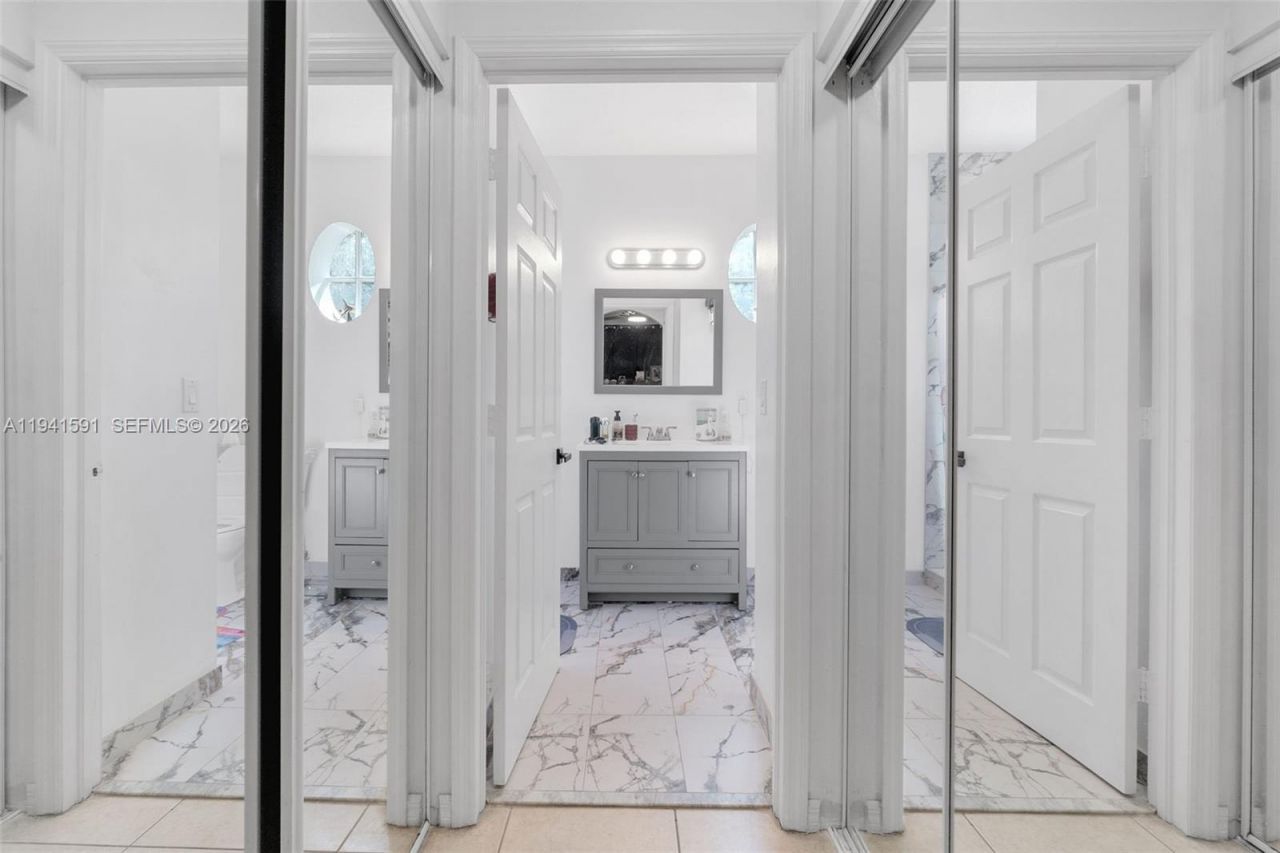 8423 NW 138th Ter, Unit 2804, Miami Lakes, FL 33016 Photo