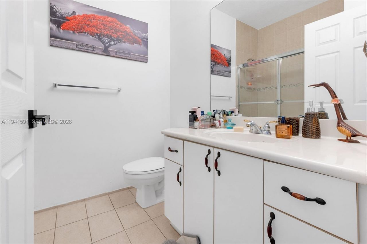 8423 NW 138th Ter, Unit 2804, Miami Lakes, FL 33016 Photo