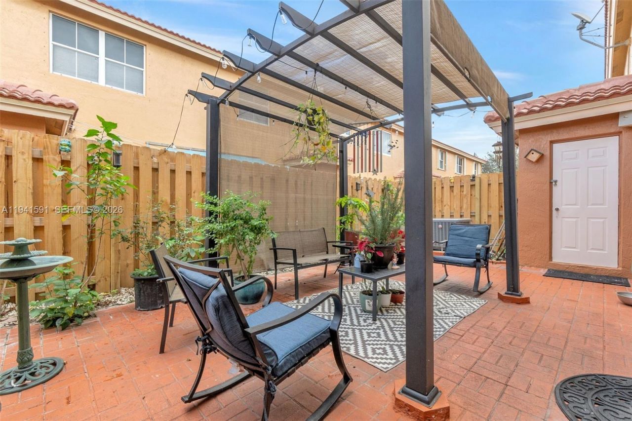 8423 NW 138th Ter, Unit 2804, Miami Lakes, FL 33016 Photo