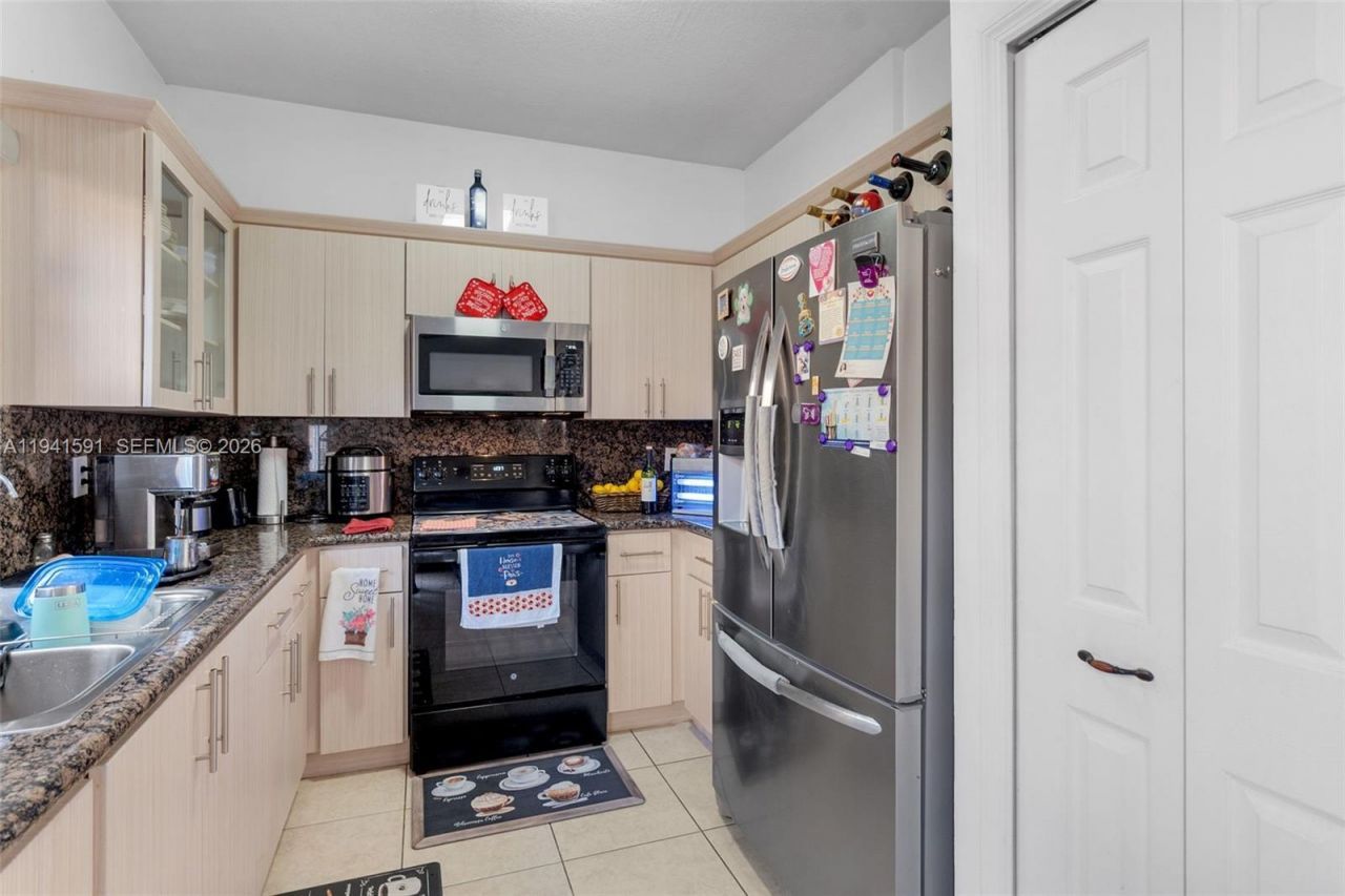 8423 NW 138th Ter, Unit 2804, Miami Lakes, FL 33016 Photo