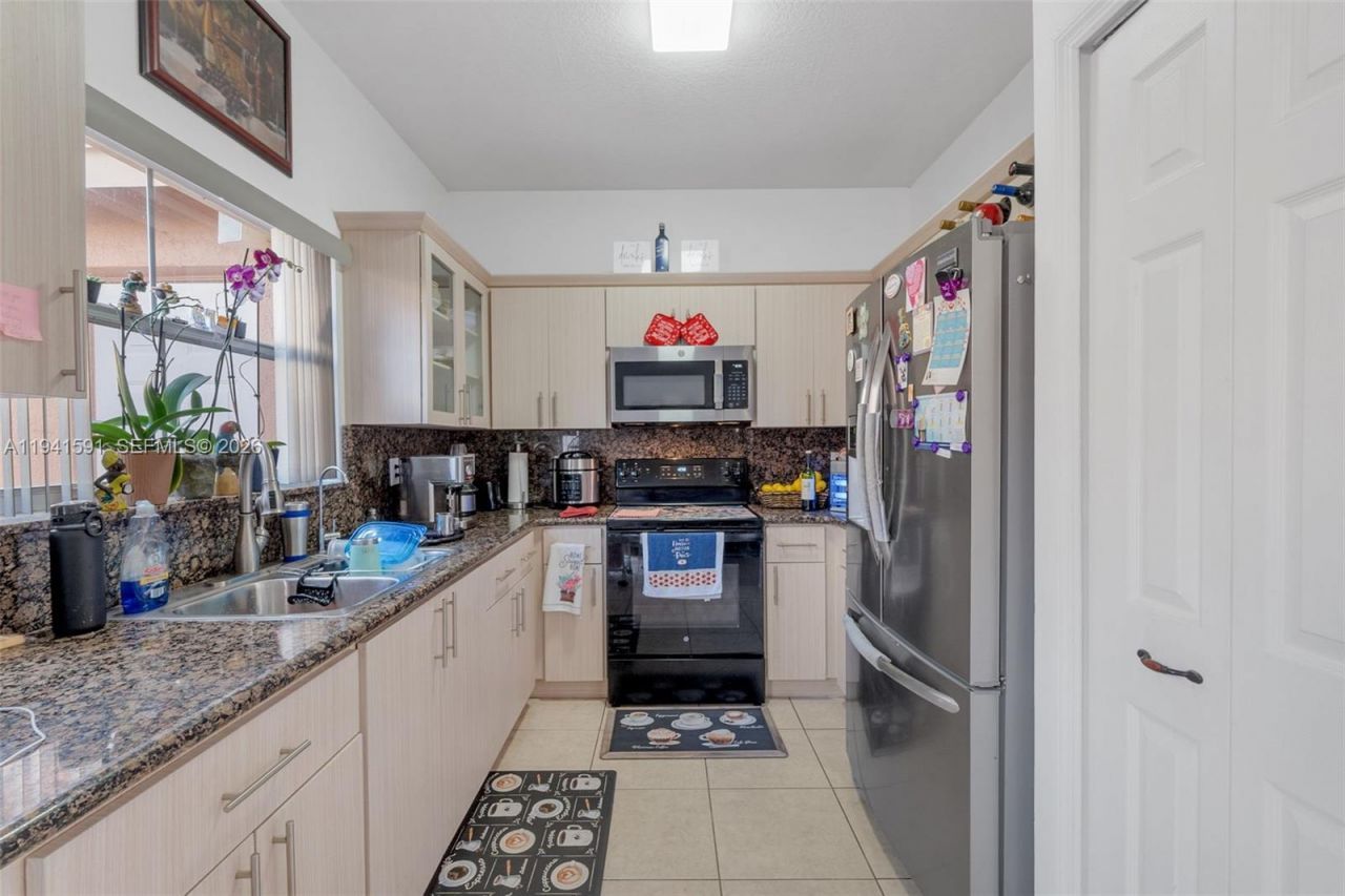 8423 NW 138th Ter, Unit 2804, Miami Lakes, FL 33016 Photo