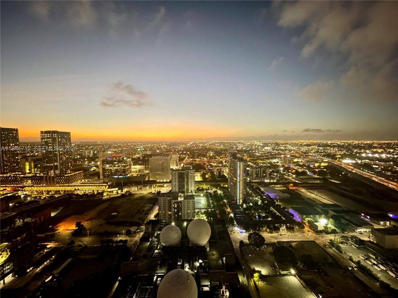 851 NE 1st Ave, Unit 3606, Miami, FL 33132 Photo