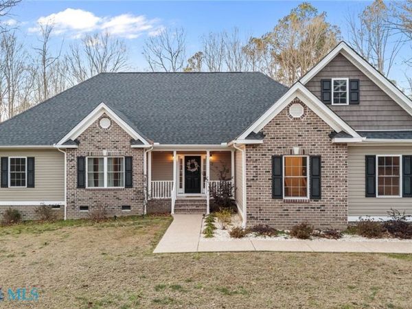 758 Mariners Woods Drive, Hartfield, VA 23071