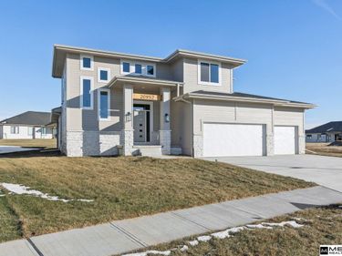 20952 Jaynes Street, Elkhorn, NE 68022