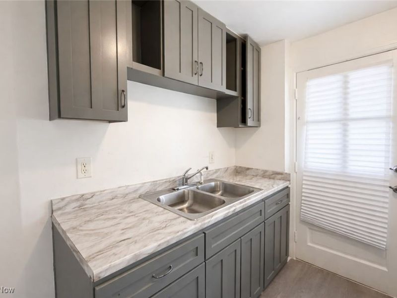 25161 Euclid Avenue, Euclid, OH 44117 Photo 12