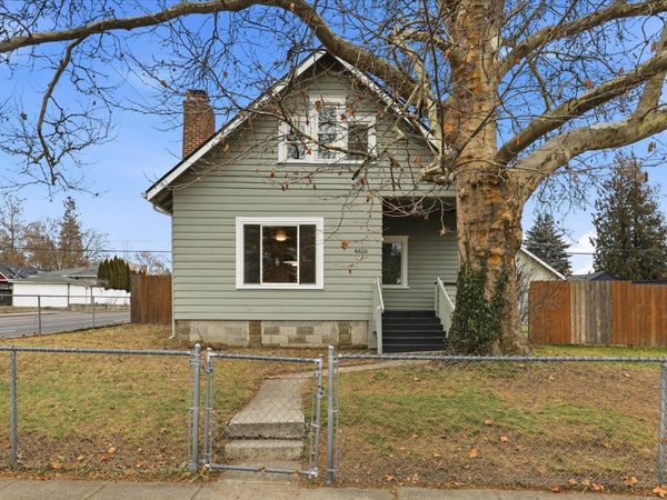 4616 N HAWTHORNE St, Spokane, WA 99205