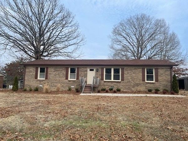 843 Cherokee Dr , New Johnsonville, TN 37134