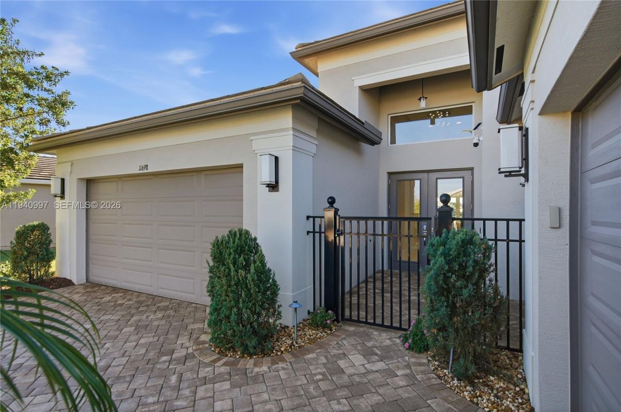 11698 SW Coronado Springs Dr , Port Saint Lucie, FL 34987 Photo