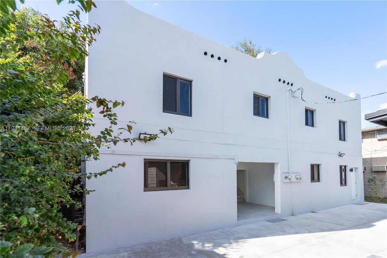 418 NW 9th Ave , Miami, FL 33128 Photo