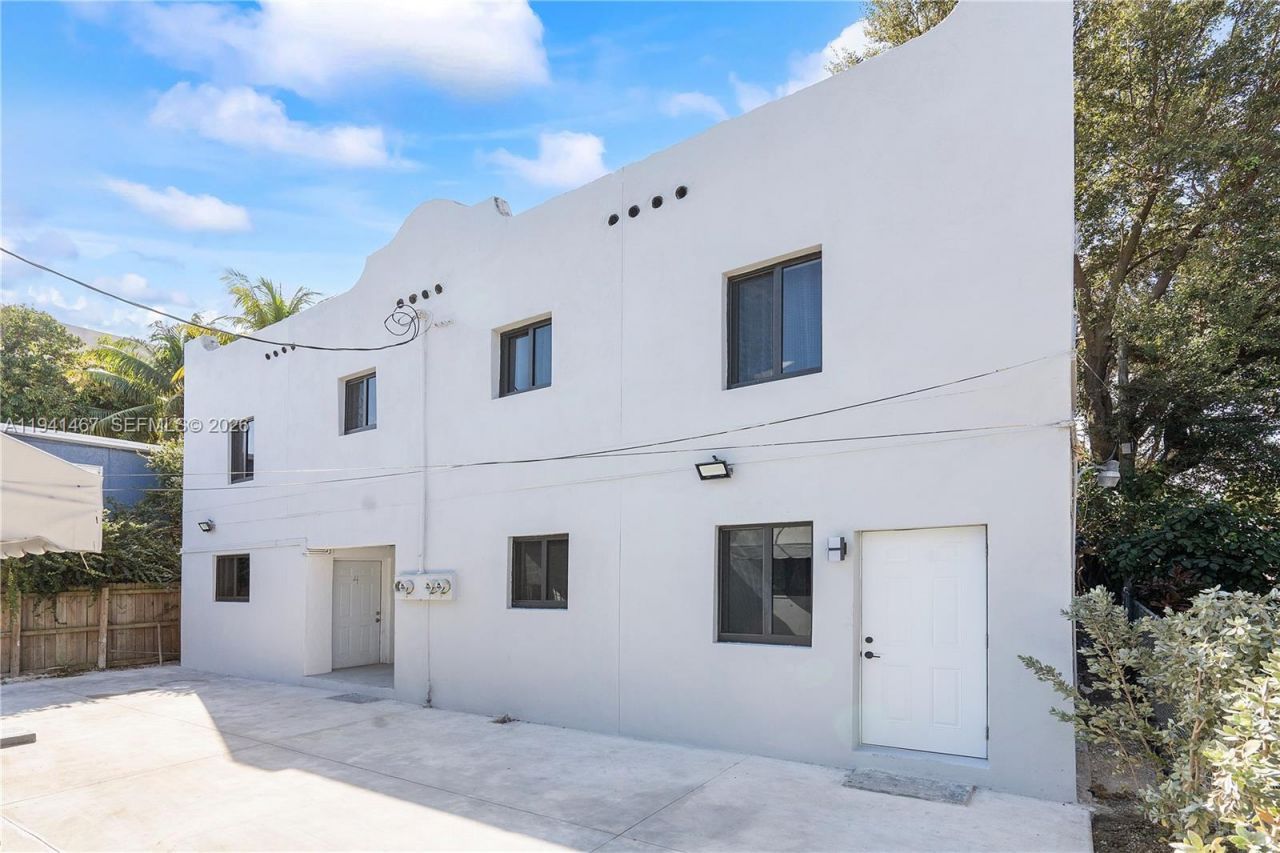 418 NW 9th Ave, Miami, FL 33128 Photo