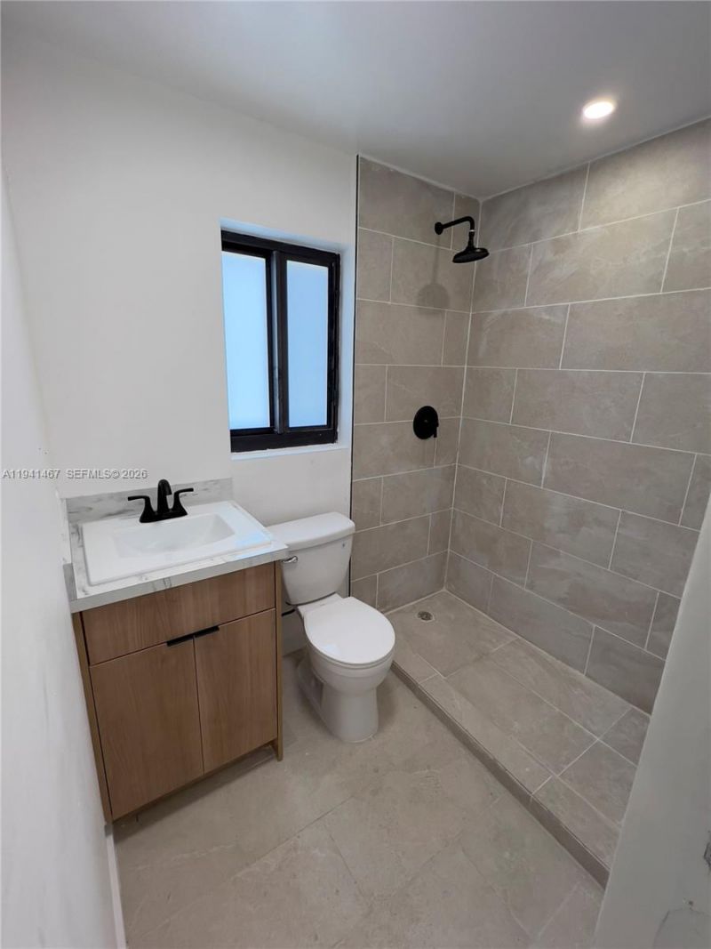 418 NW 9th Ave , Miami, FL 33128 Photo