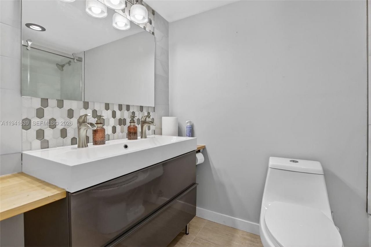 3671 Environ Blvd , Unit 564, Lauderhill, FL 33319 Photo