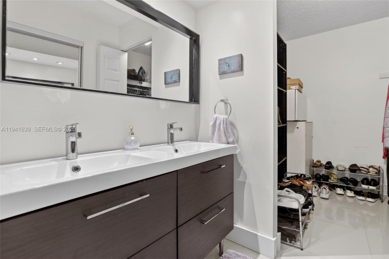 3671 Environ Blvd , Unit 564, Lauderhill, FL 33319 Photo